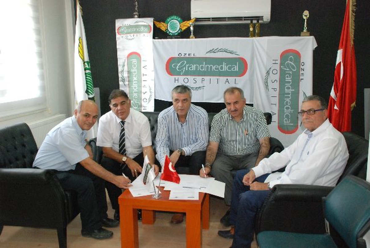 Akhisar Belediyespor\'un Sağlık Sponsoru Grand Medical Oldu
