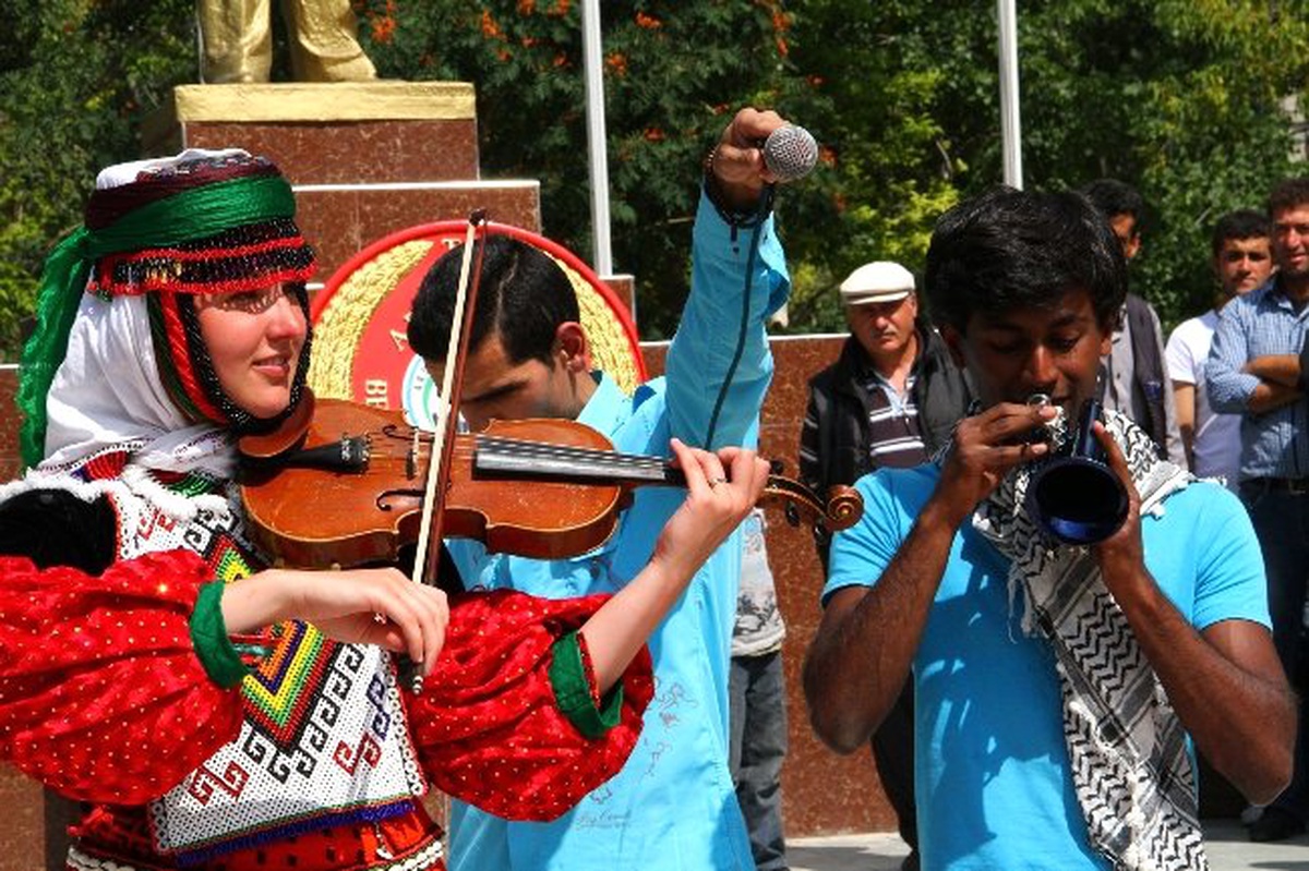 Ardahan Ulusal Kültür ve Bal Festivali Başladı