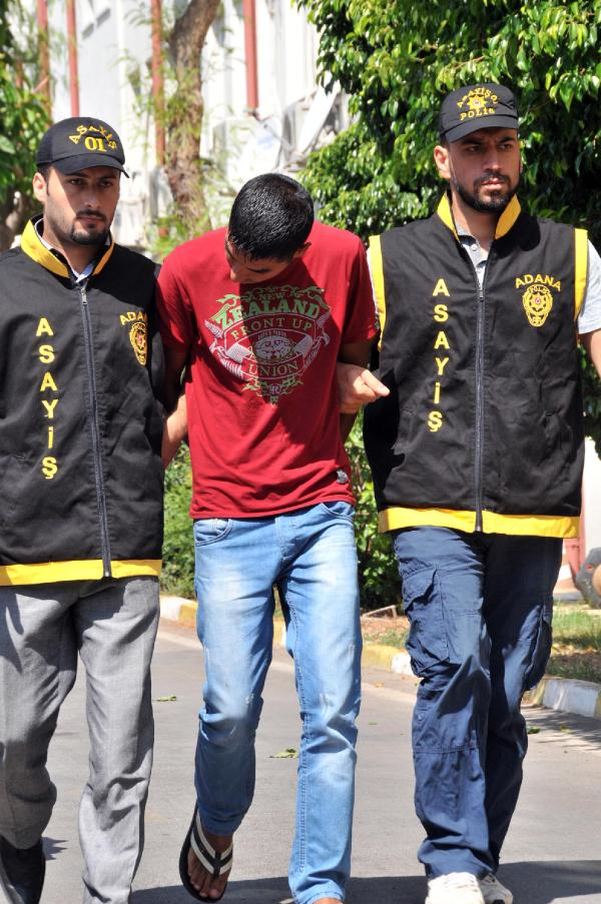 Aynı Kıyafetle Kapkaç Yapınca Yakalandı