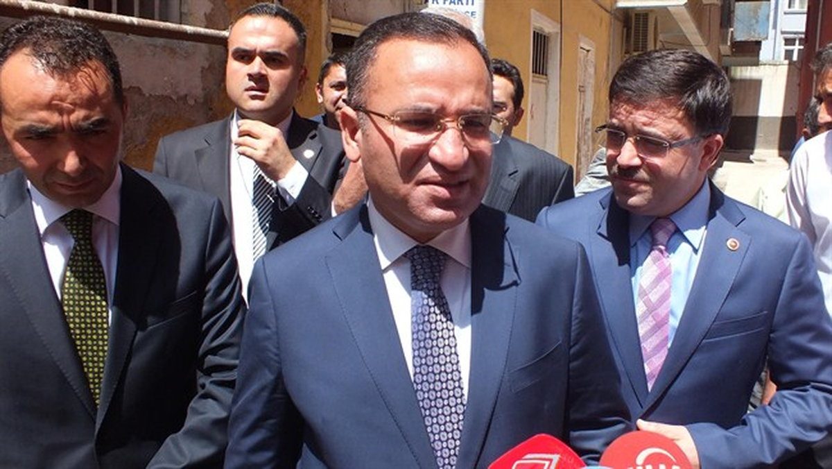Başbakan Yardımcısı Bozdağ\'a Yapılan Saldırı