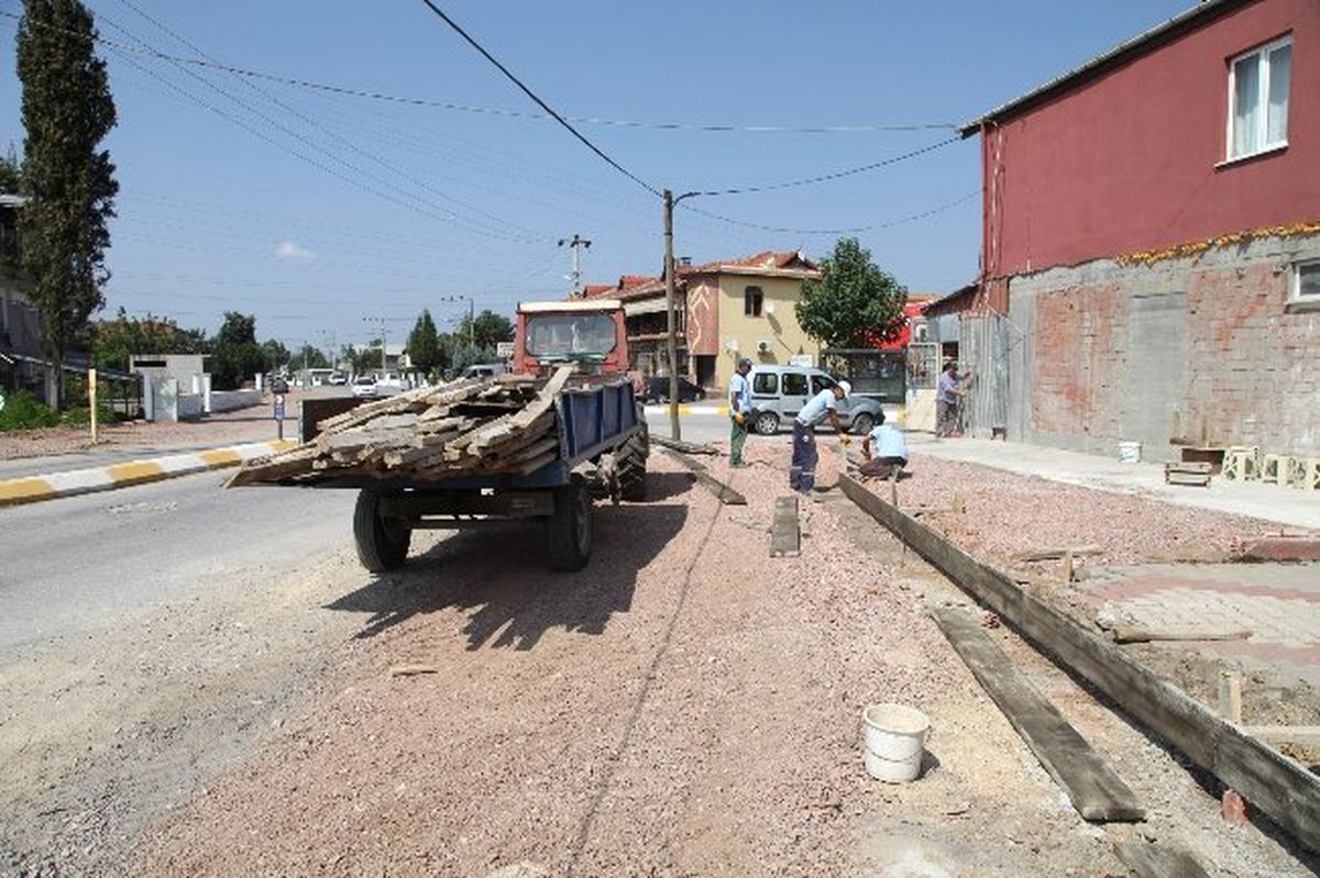 Başiskele Belediyesinin Yaptırdığı Dekoratif Perde Duvarlar Göz Kamaştırıyor
