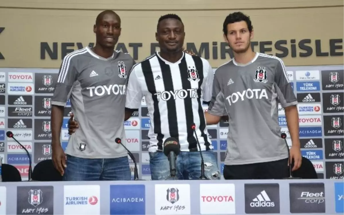 Beşiktaş\'ta Yeni Transferler İçin Toplu İmza Töreni