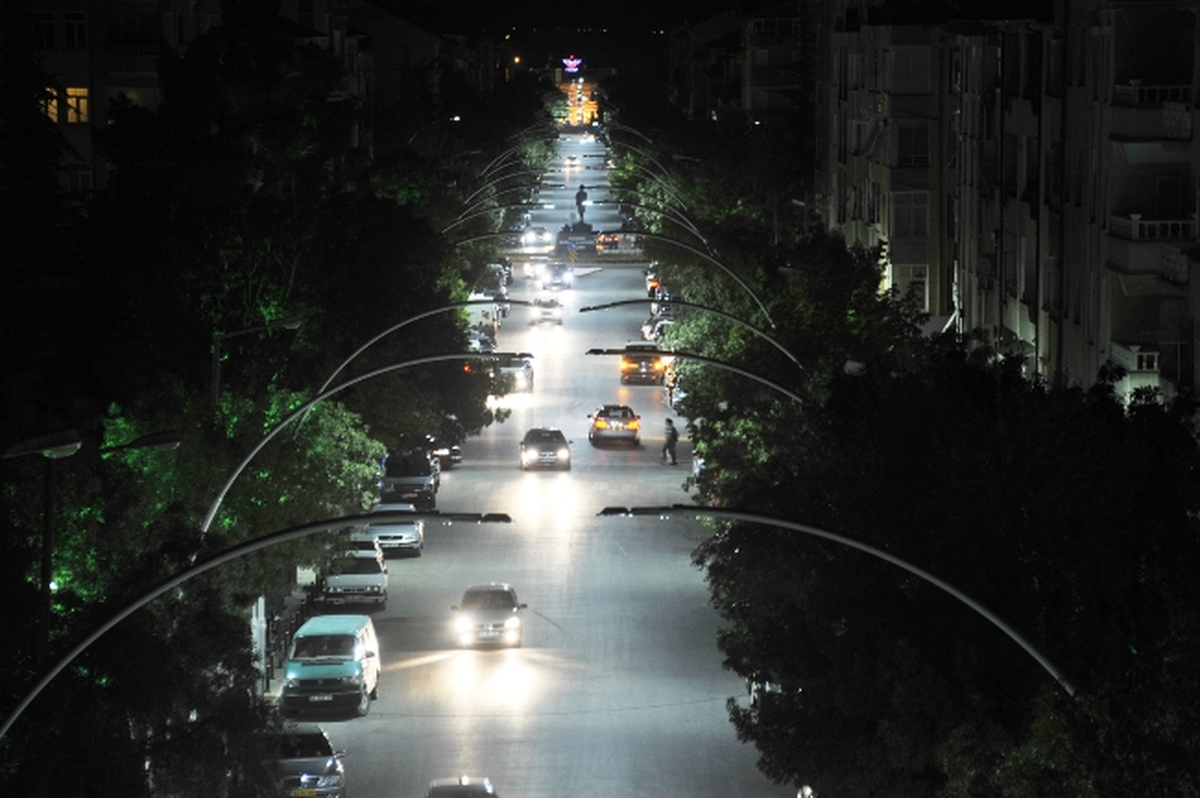 Karaman\'da 1. İstasyon Caddesi Işıl Işıl