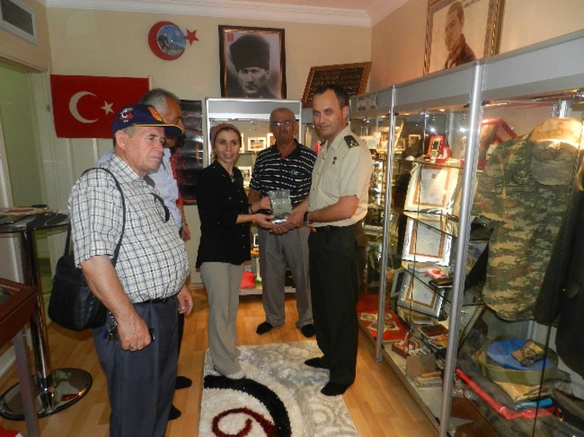 Merkez Komutanı Çelik\'ten Şehadet Müzesi\'ni Ziyaret