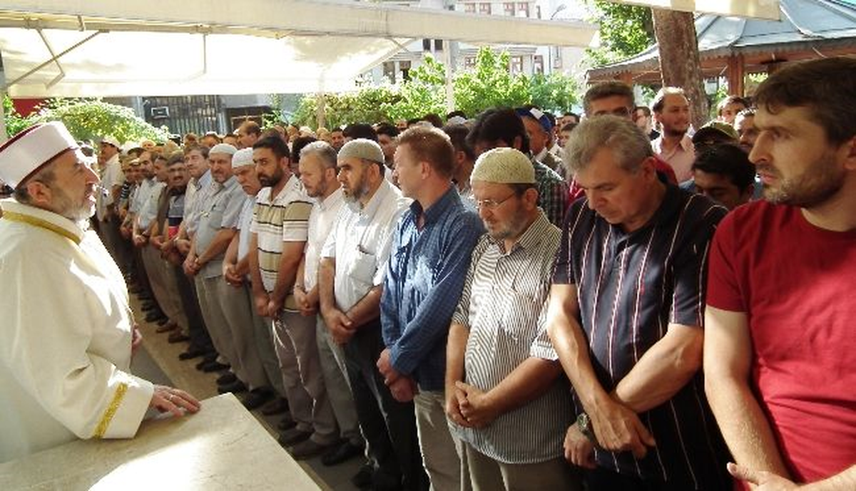Mısır\'daki Katliama Tepki Gösterileri