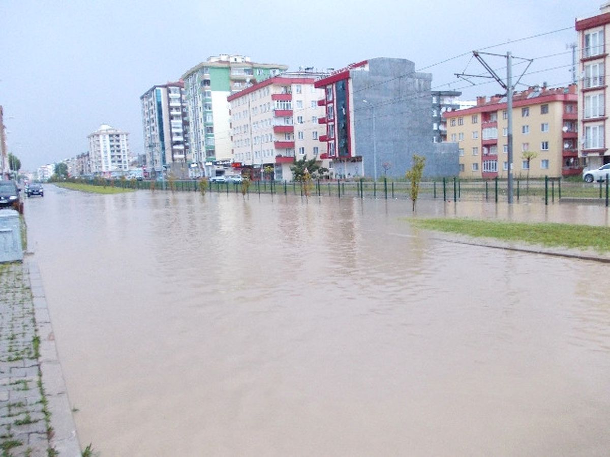 Samsun Valisi\'nden "Sel" Açıklaması