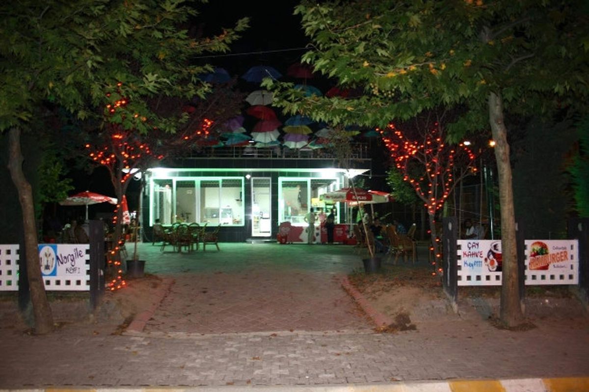 Şemsiyeli Park Arifiye\'nin Vazgeçilmez Mekanlarından Biri Haline Geldi