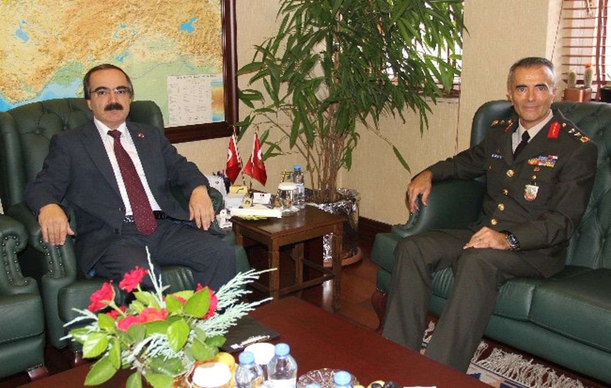 Tümgeneral Köse\'den Vali Coş\'a Ziyaret