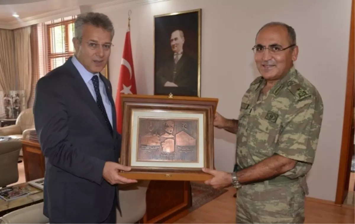 Tümgeneral Özkara\'dan Veda Ziyareti