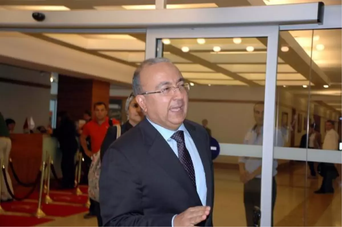 Ülkesine Dönen Mısır Büyükelçisi: Türkiye Çoğunluğu Dinlemeli