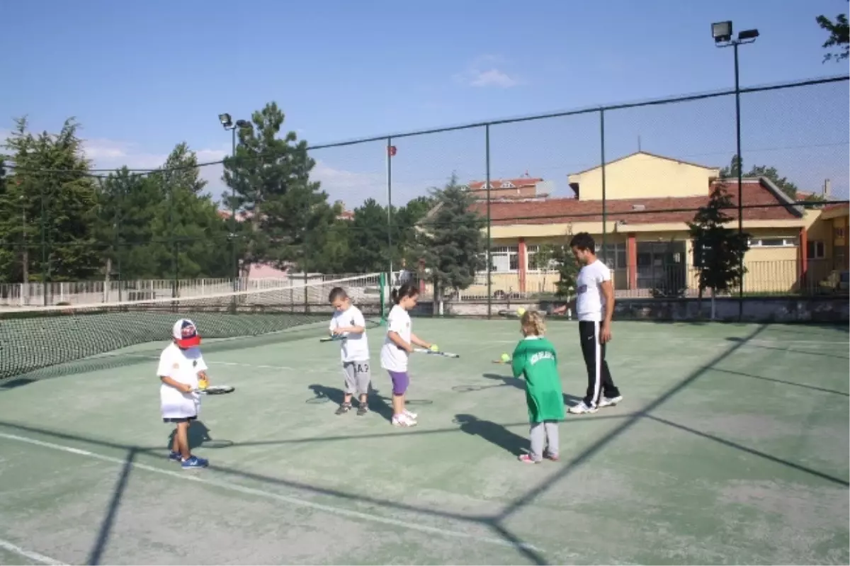 Vize Belediyesi Yaz Dönemi Tenis Kursu Sona Erdi