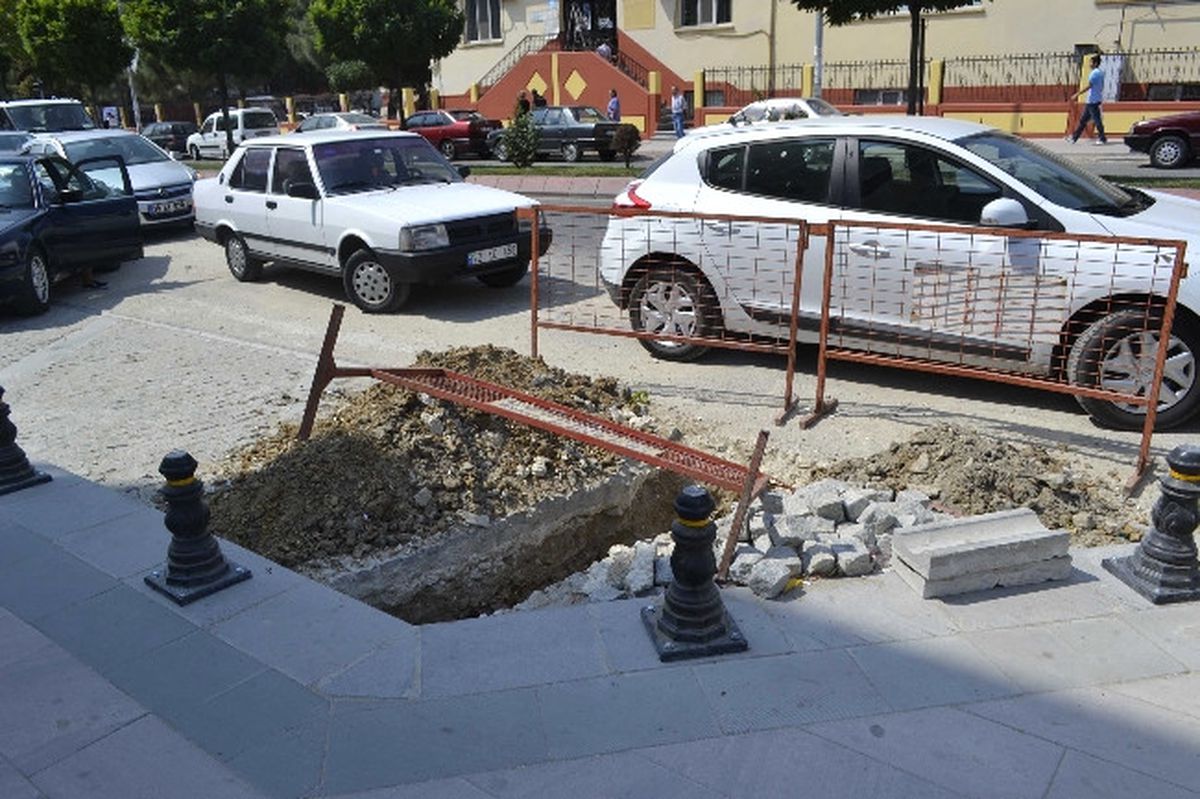 Yer Altı Çöp Konteynırları Geliyor