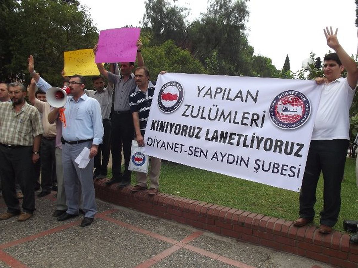 ABD ve İsrail\'i Lanetlediler