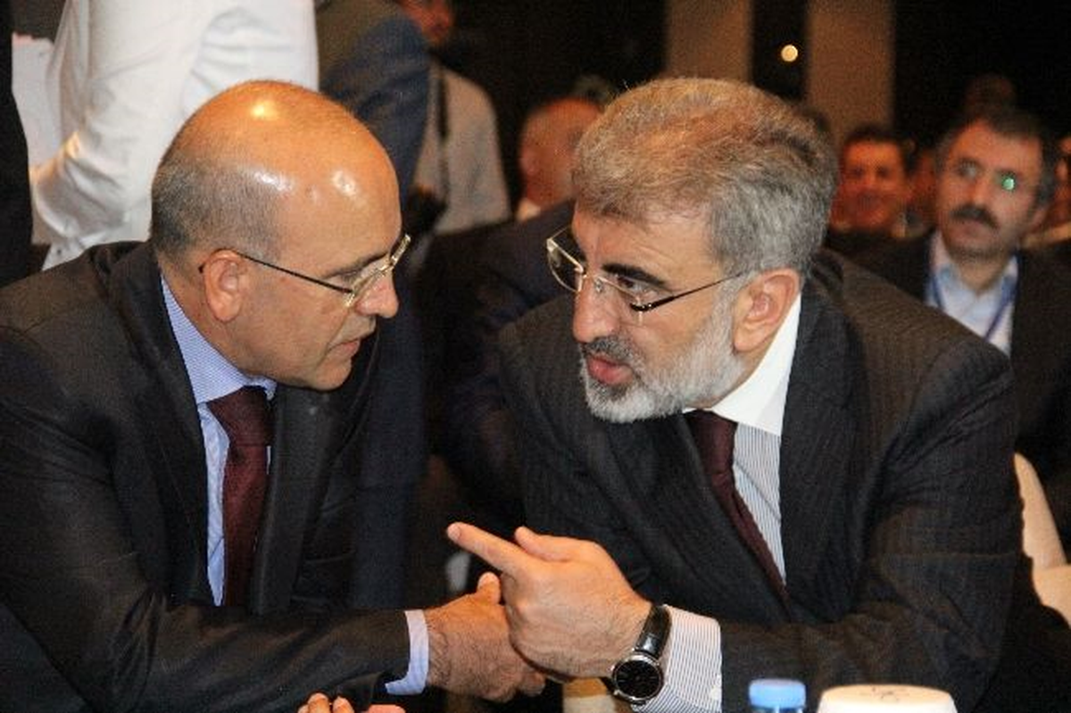 Bakan Şimşek ve Yıldız, Erzurum\'da Kentsel Alan Projesi Yıkım Törenine Katıldı