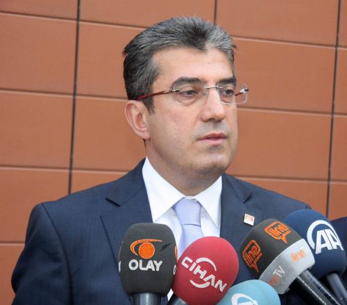 CHPli Günaydın Bekir Bozdağ\'a Yapılan Saldırıyı Kınadı