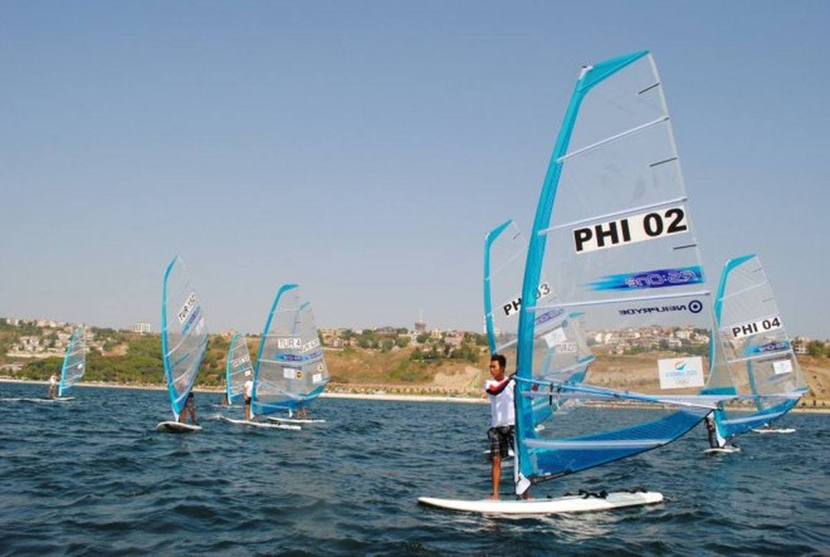 Belyikdüzü\'ndeki Windsurf Dünya Şampiyonası Yarışları Sona Erdi
