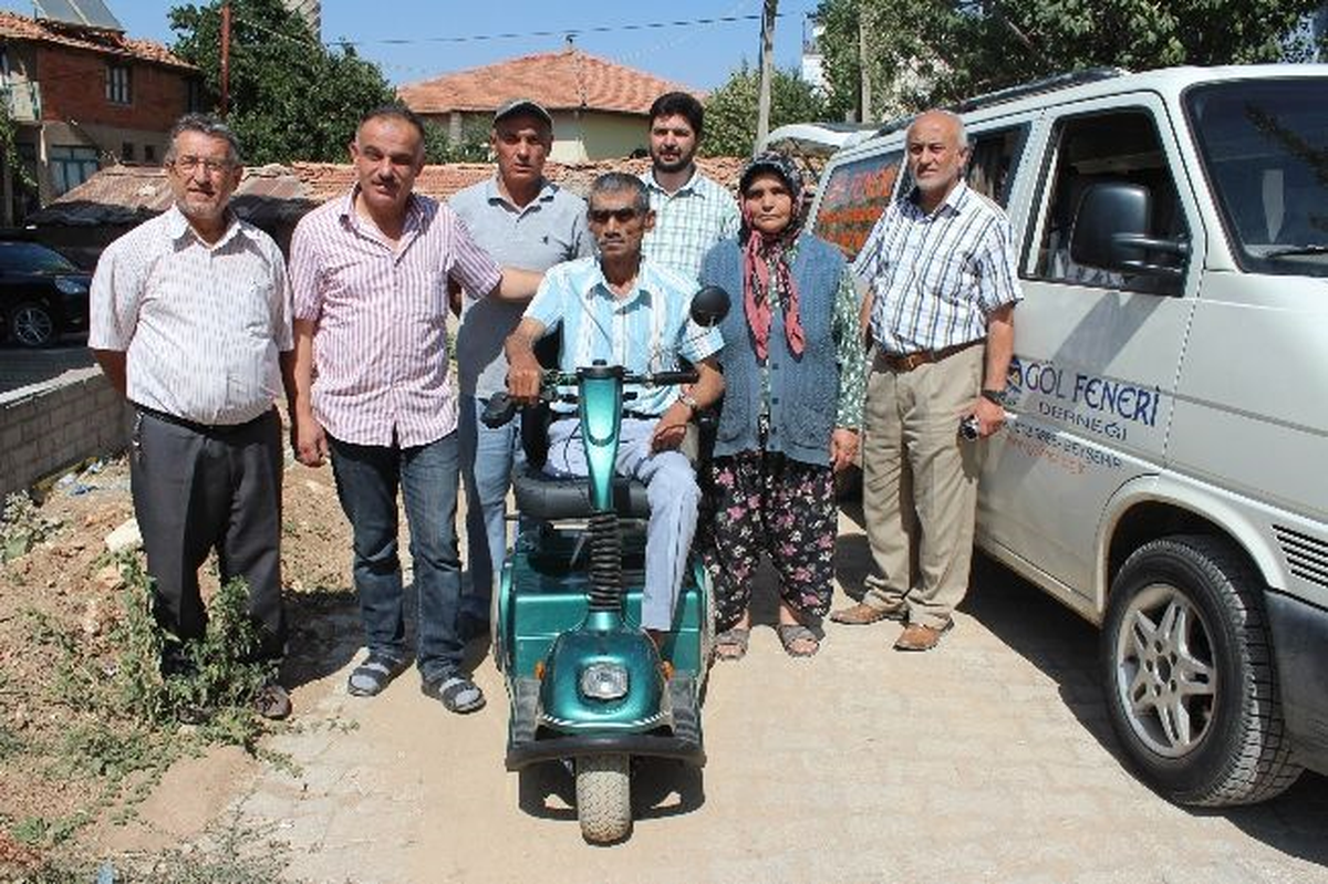 Beyşehir\'de Akülü Araba Sevinci
