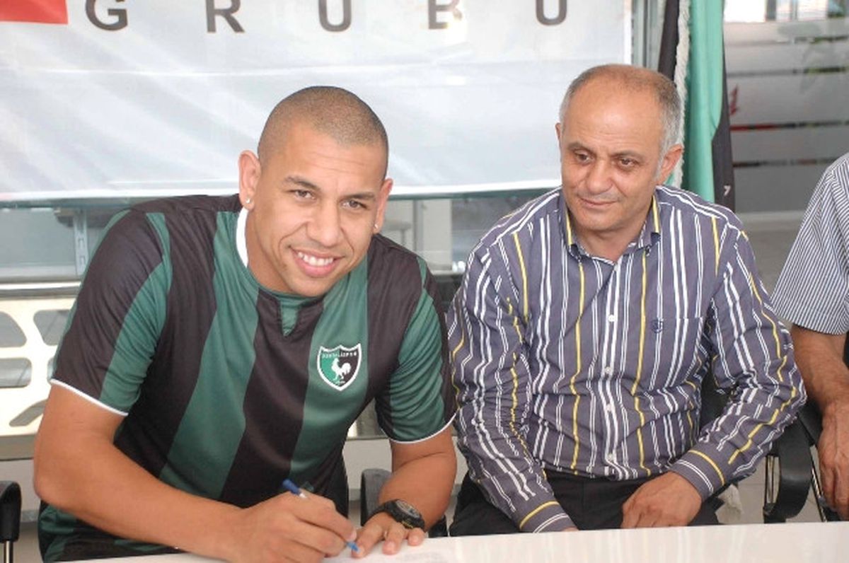 Denizlispor\'da Kahe Türk Statüsünde Oynatılacak