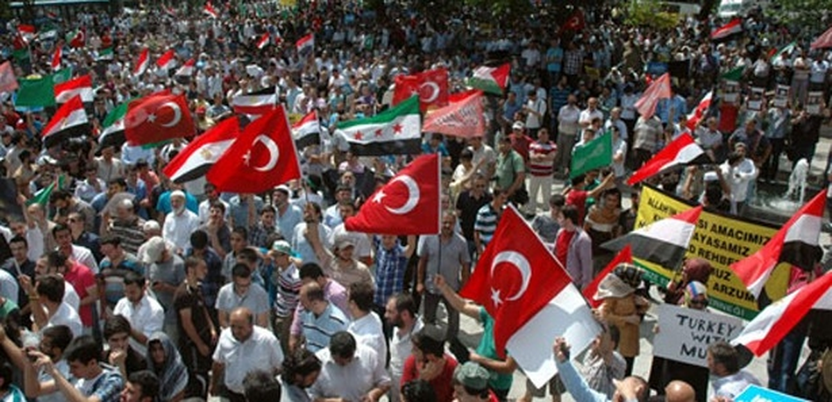 Eminönü Meydanı\'nda Mısır Protestosu