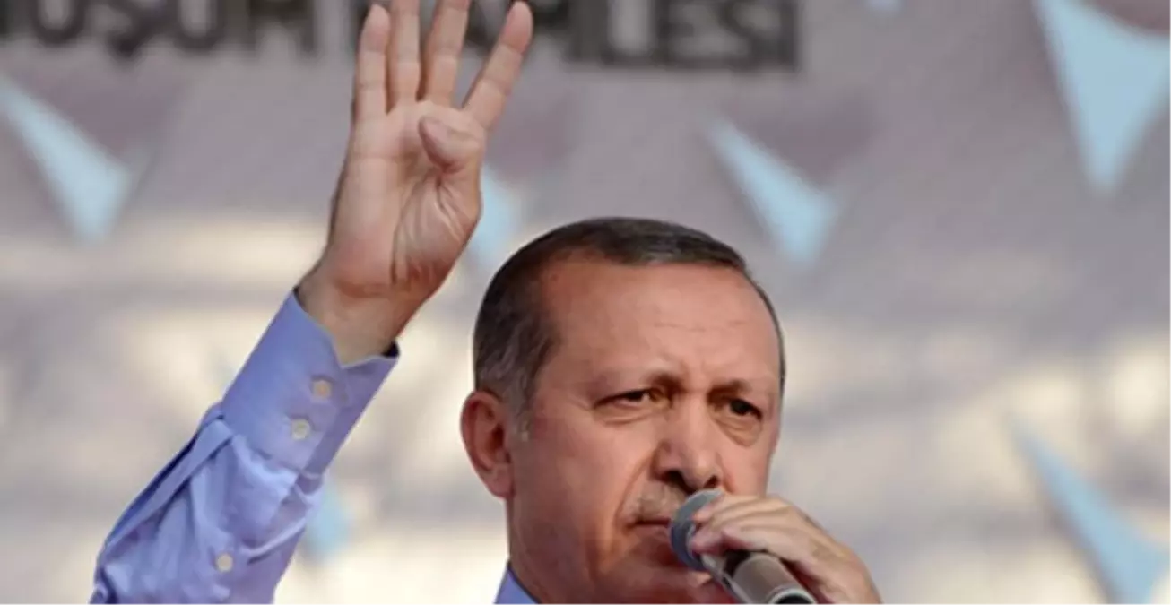 Erdoğan, Mısır\'a Rabia İşareti ile Selam Gönderdi