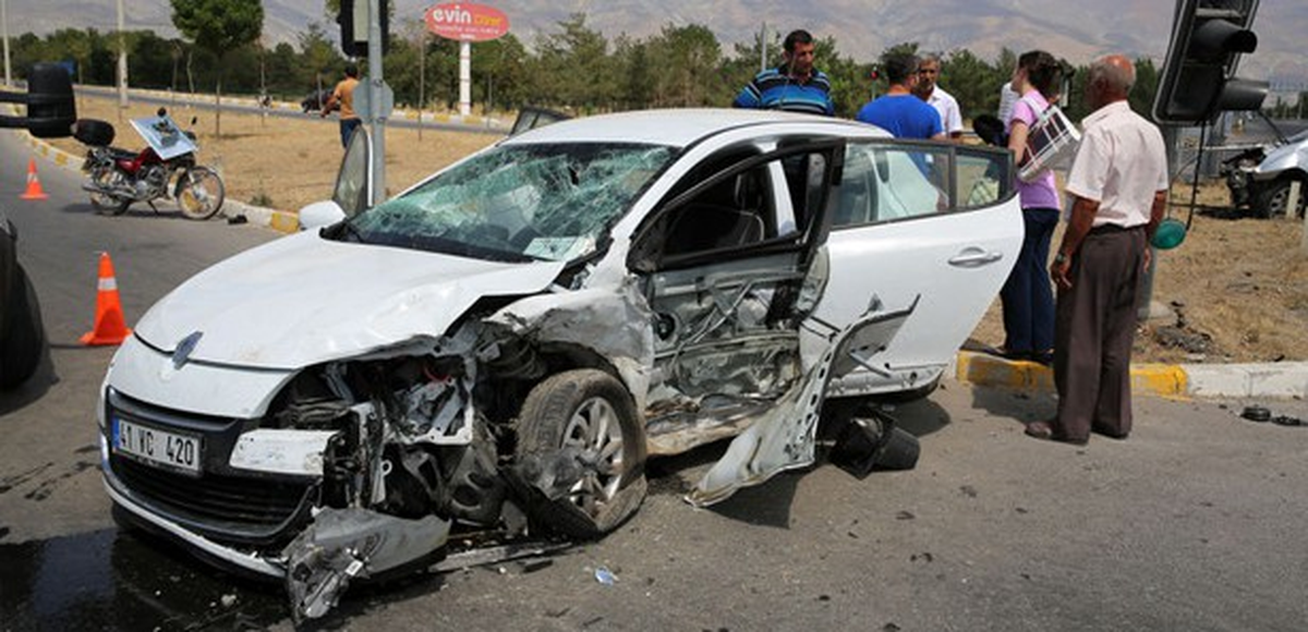 Erzincan\'da Trafik Kazası: 8 Yaralı