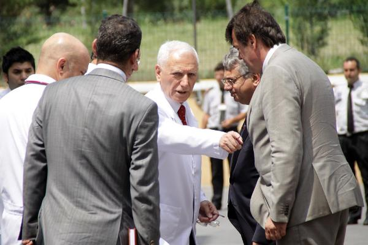 Haberal, Hastane Ziyaretelerine Devam Ediyor