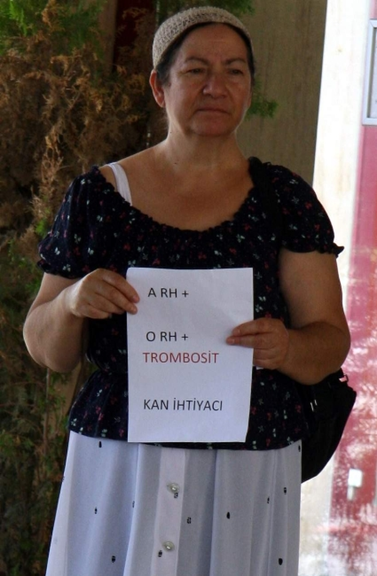 Hasta Kral İçin Hastane Bahçesinde Kan Aranıyor