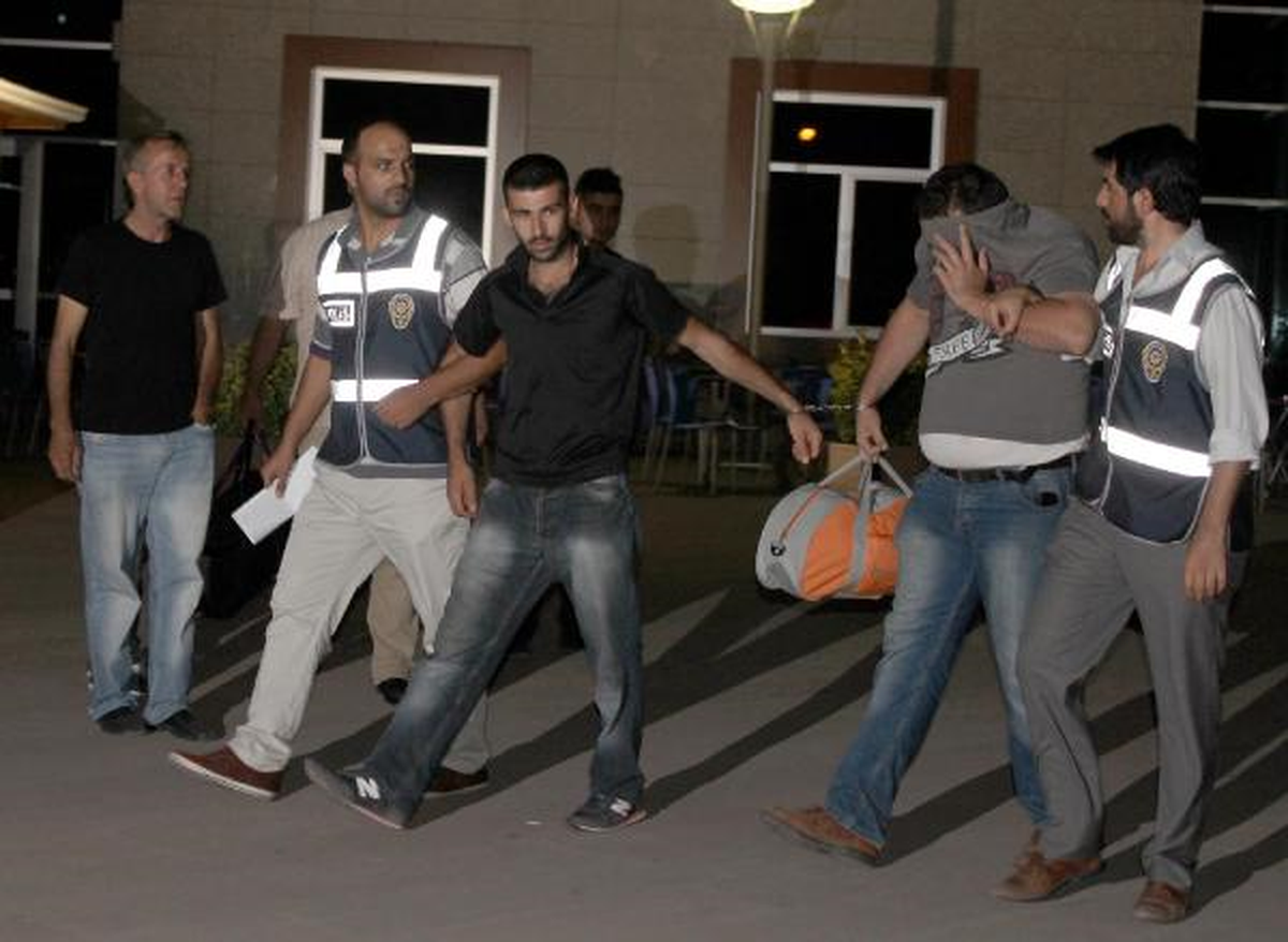 Hırsızlık Yaparken Yakalanan Şüpheliler, Uyuşturucudan Tutuklandı