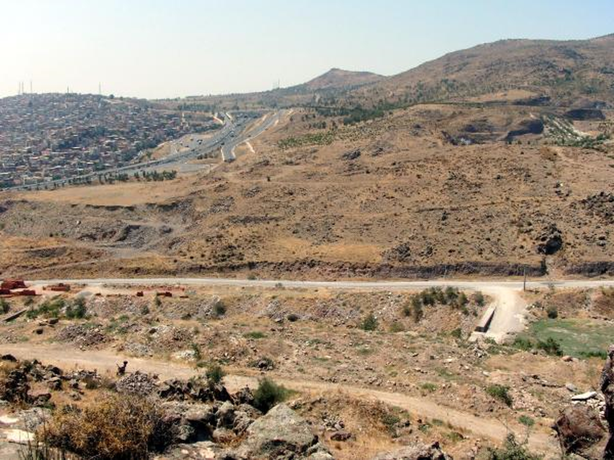 İzmir\'de Büyükşehir ve Karayolları Arasında 107 Dönüm Krizi