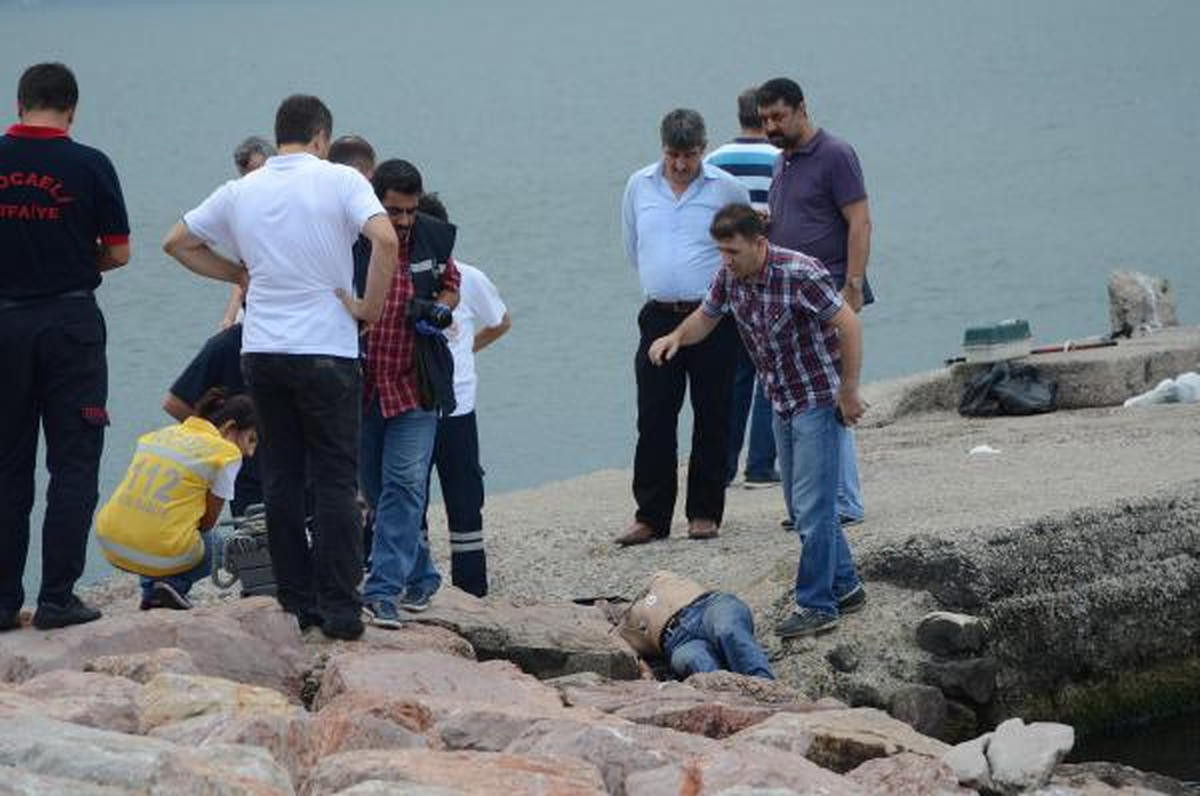 İzmit Körfezi\'nde Boğularak Öldü