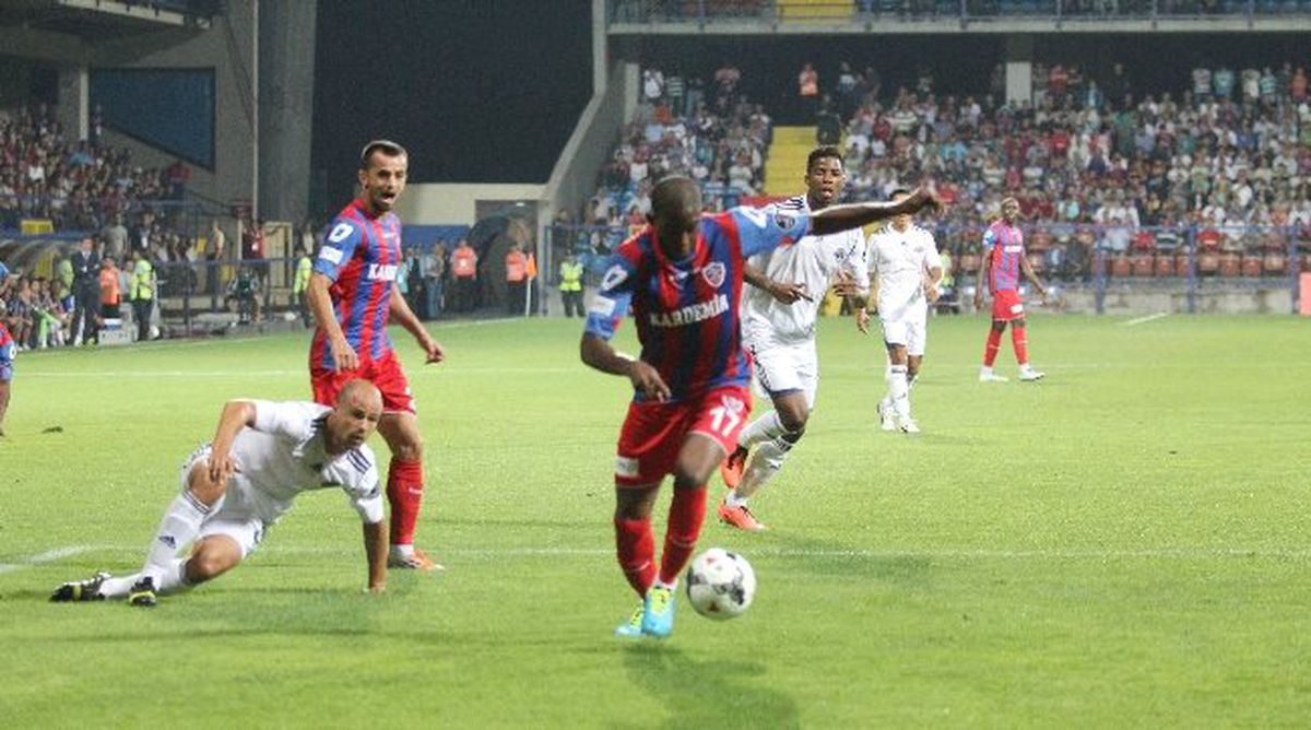 Karabükspor -Kasımpaşa Maçı 0-0 Devam Ediyor