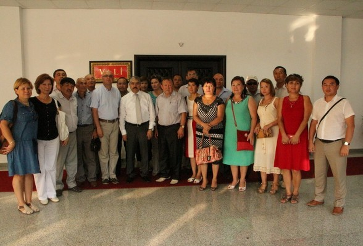 Kazakistan Türk Üniversitesi Heyeti Vali\'yi Ziyaret Etti