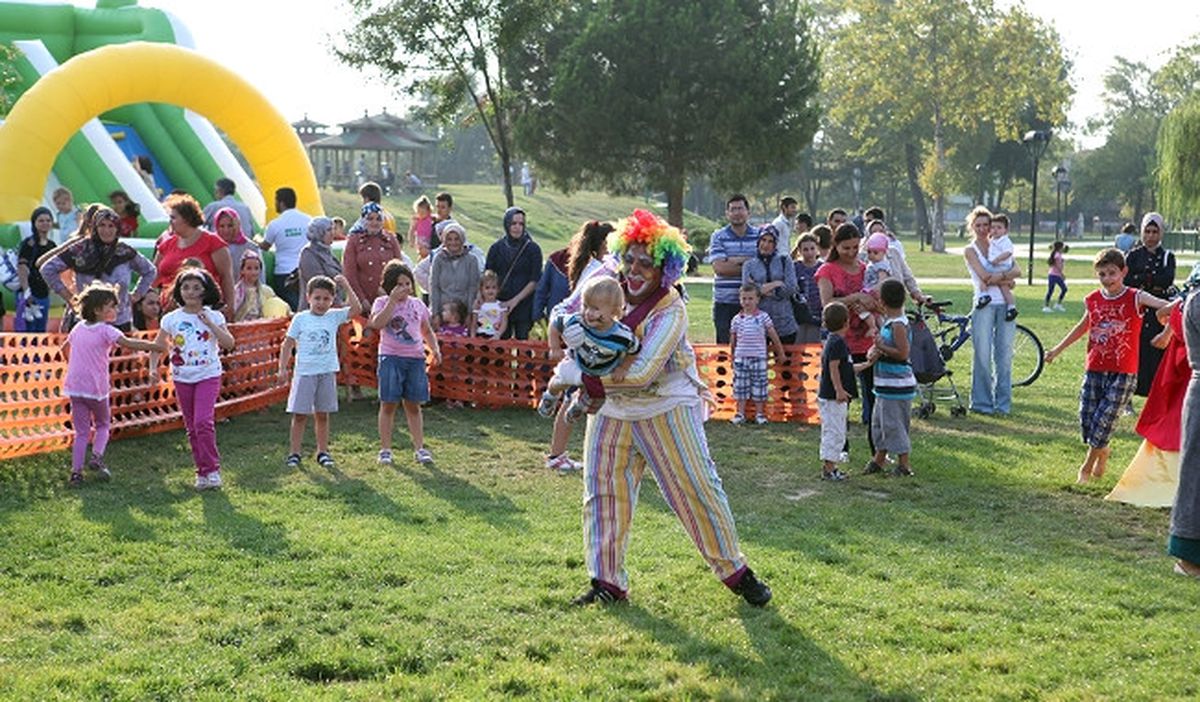 Kent Park\'ta Çocuk Şenliği