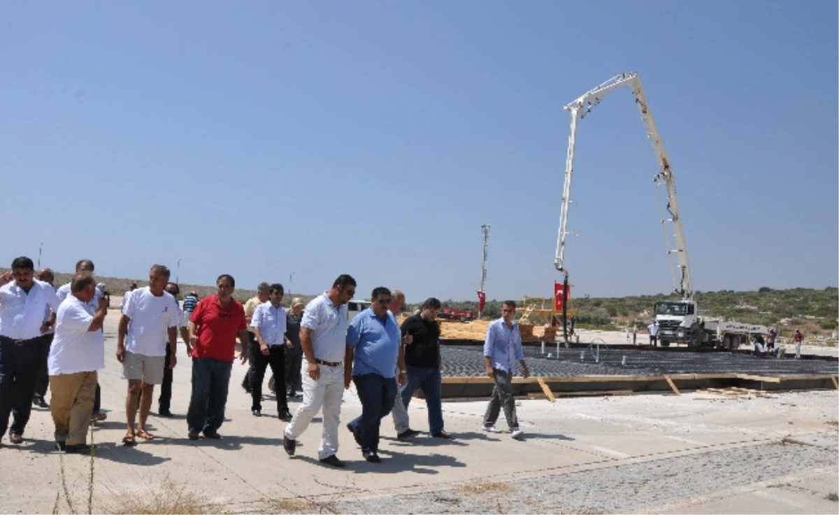 Kumkuyu Yat Limanının Üst Yapı İnşaat Temeli Törenle Atıldı