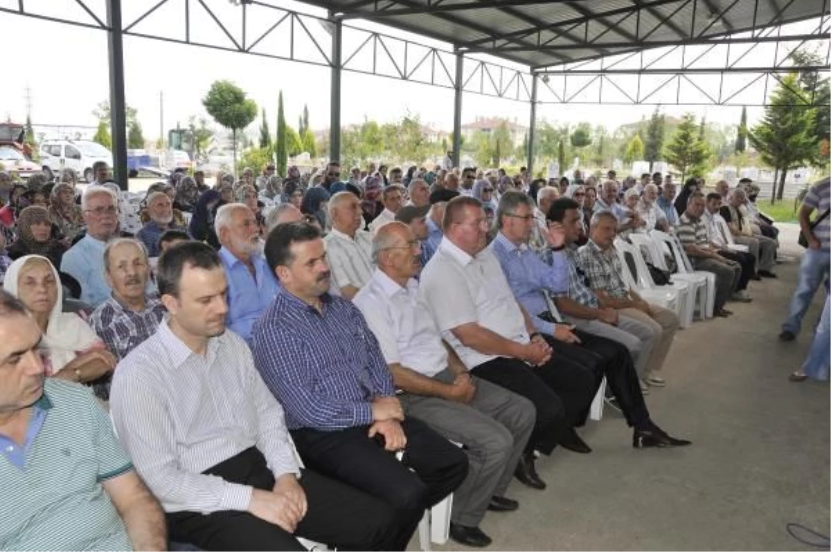 Marmara Depreminde Hayatını Kaybedenler Mezarları Başında Anıldı