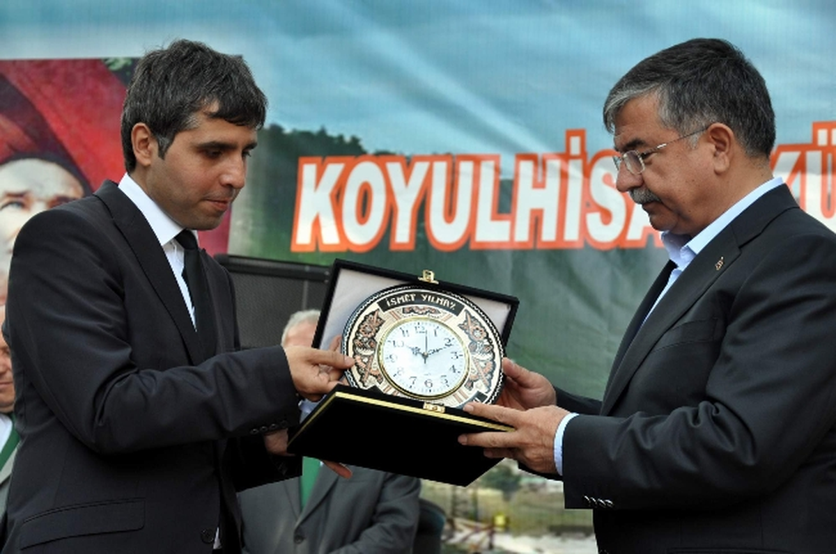 Milli Savunma Bakanı İsmet Yılmaz Sivas\'ta