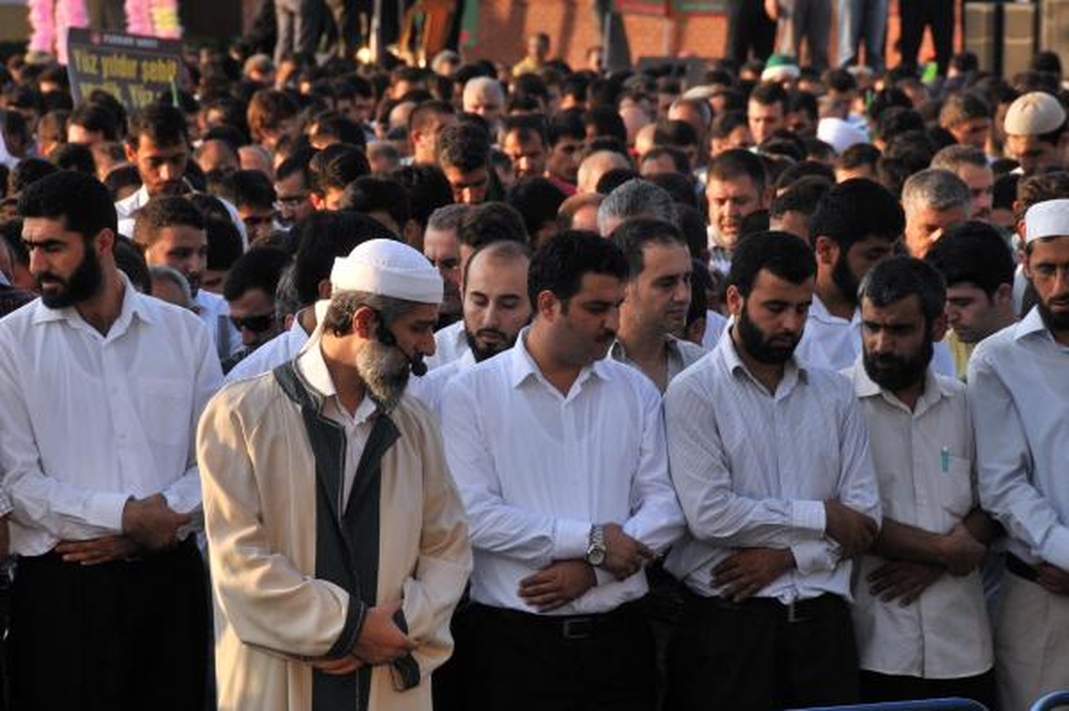 Mısır\'da Ölenler İçin Gıyabi Cenaze Namazı