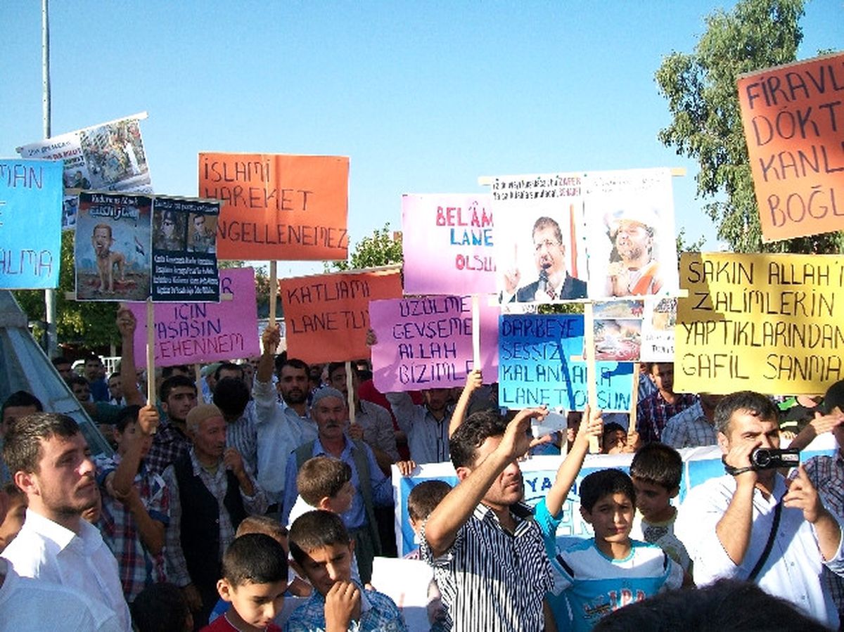 Mısır\'daki Katliam Kahta\'da Protesto Edildi