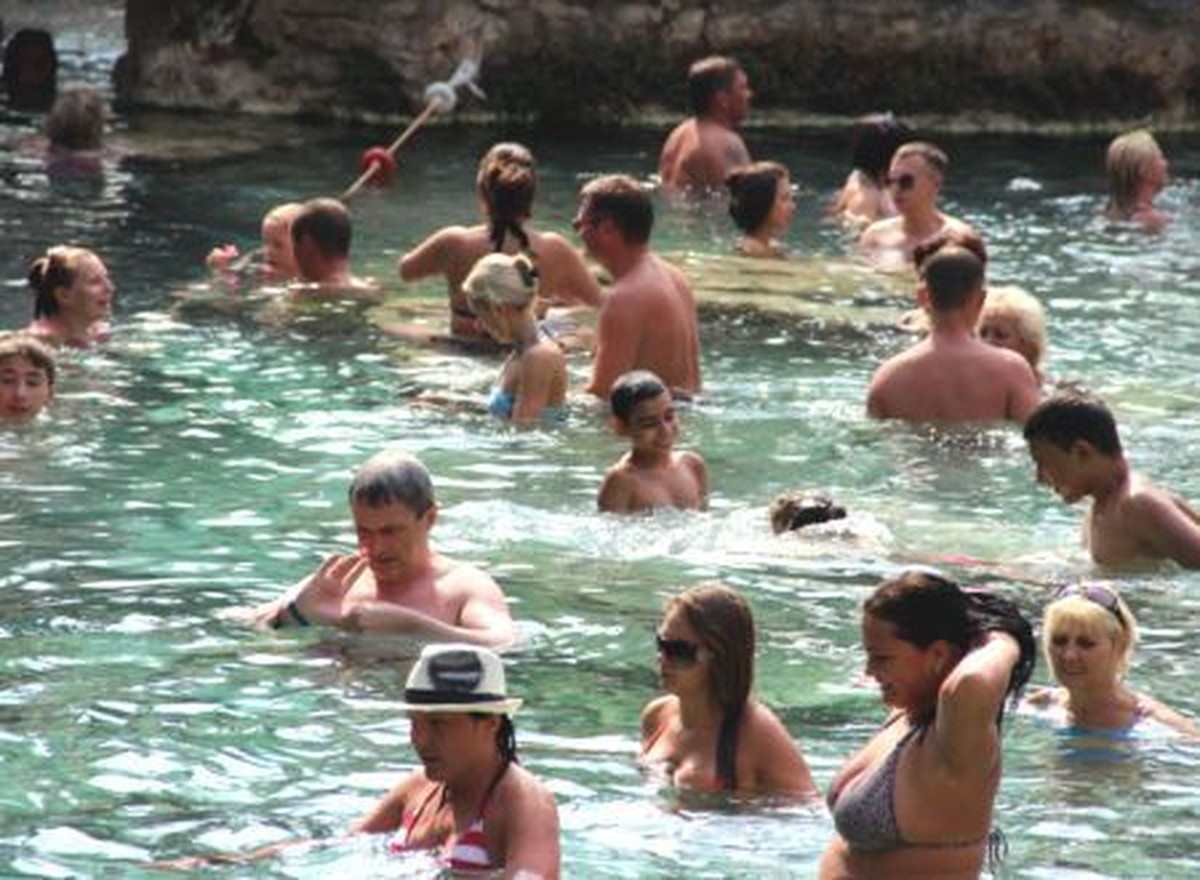 Pamukkale Antik Havuz İlgi Odağı Oldu