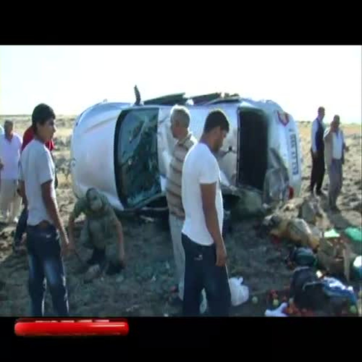 Şanlıurfa\'da Araç Şarampole Yuvarlandı, 2 Ölü, 8 Yaralı
