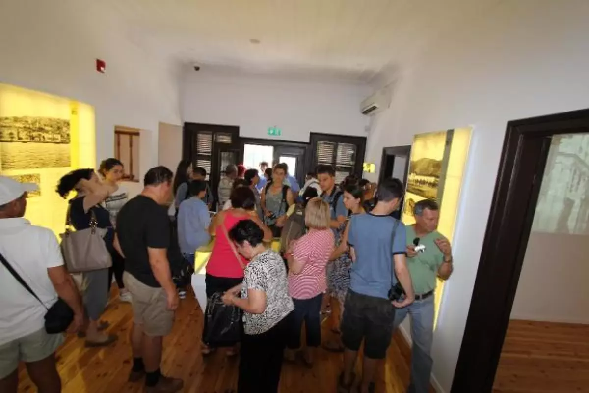 Selanik\'te Yenilenen Atatürk Evi Müzesine Ziyaretçi İlgisi