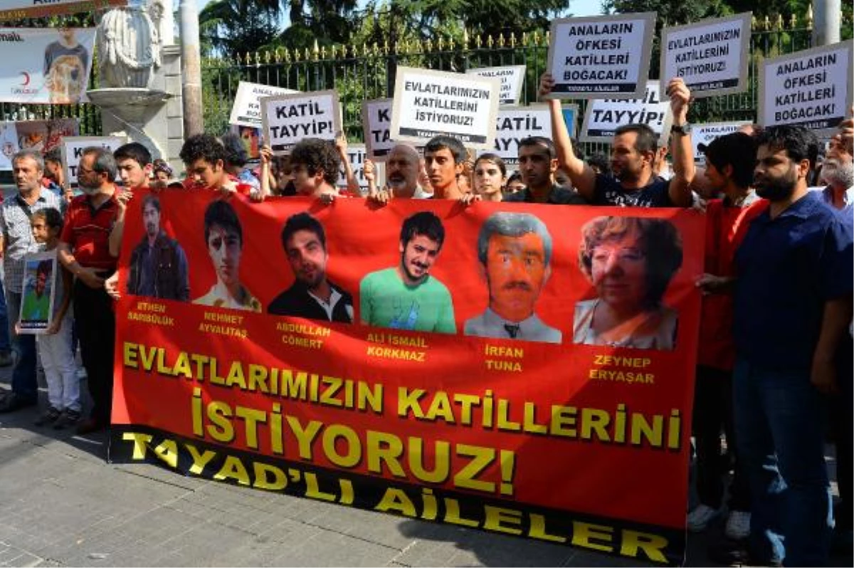 Tayad\'lı Ailelerden Galatasaray Meydanı\'nda 24saatlik Oturma Eylemi