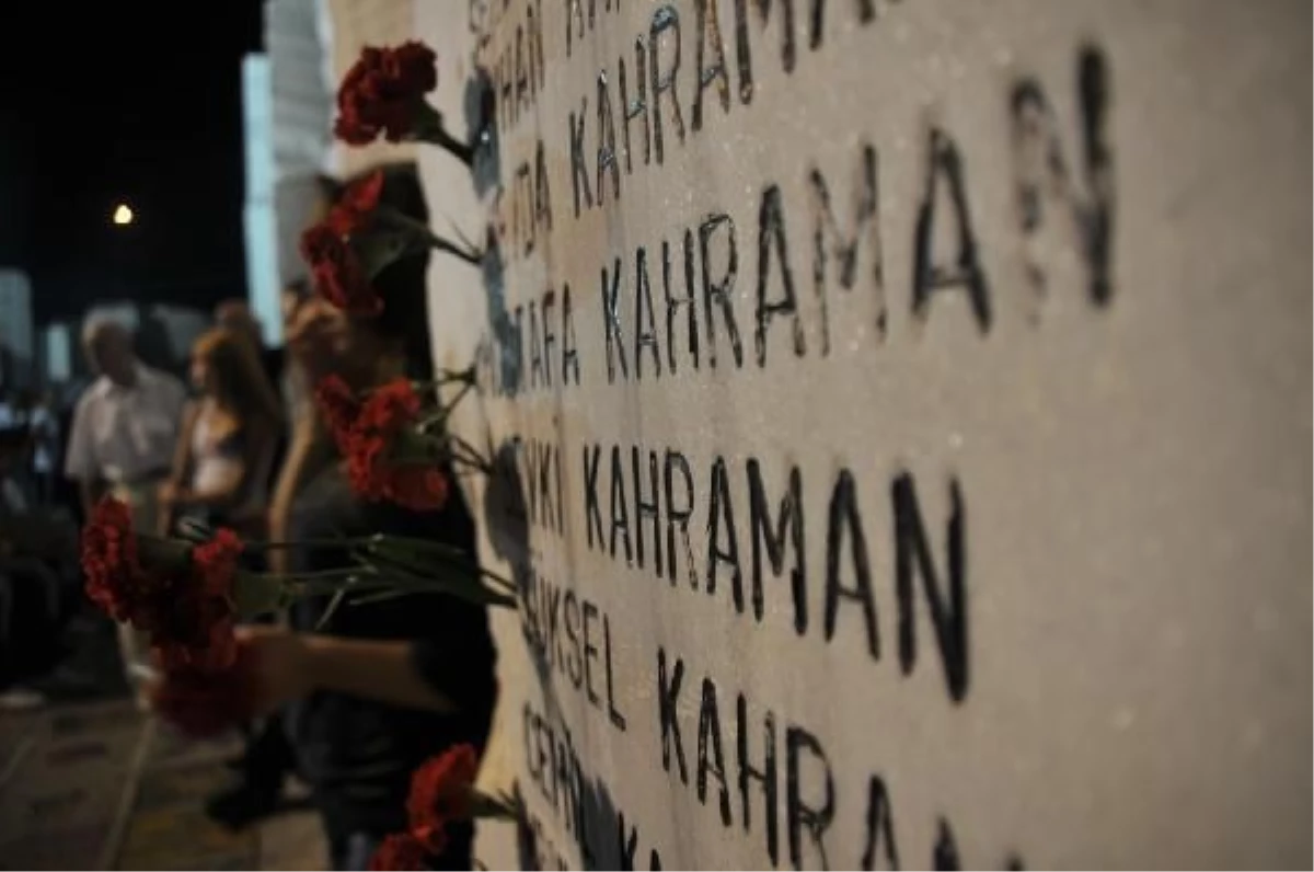 Yalova\'da Marmara Depreminde Ölenler Anıldı