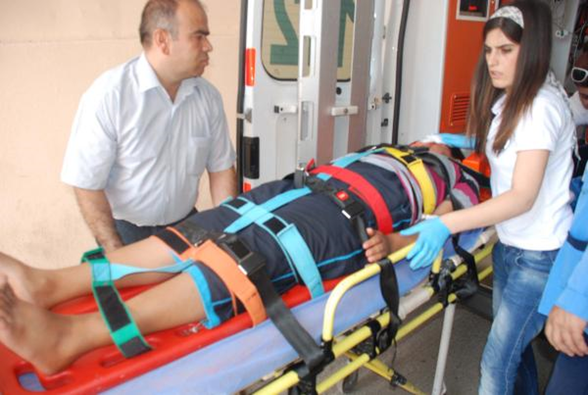 Balkondan Düşen Sara Hastası Genç Yaralandı
