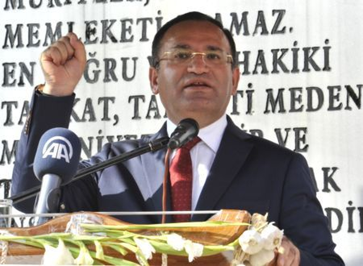 Başbakan Yardımcısı Bozdağ.
