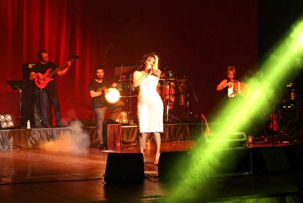 Göksel, Sapanca\'da Konser Verdi