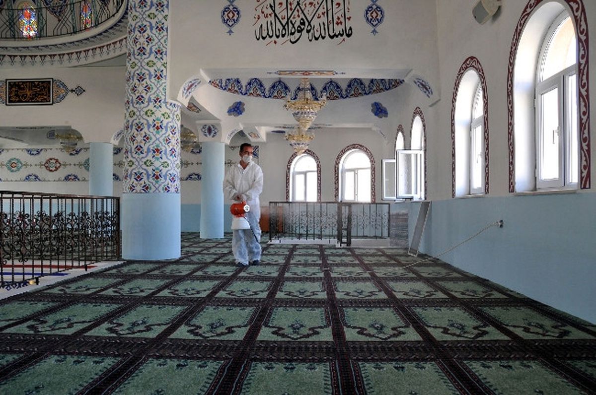 İbadet Yerlerinde Örnek Temizlik