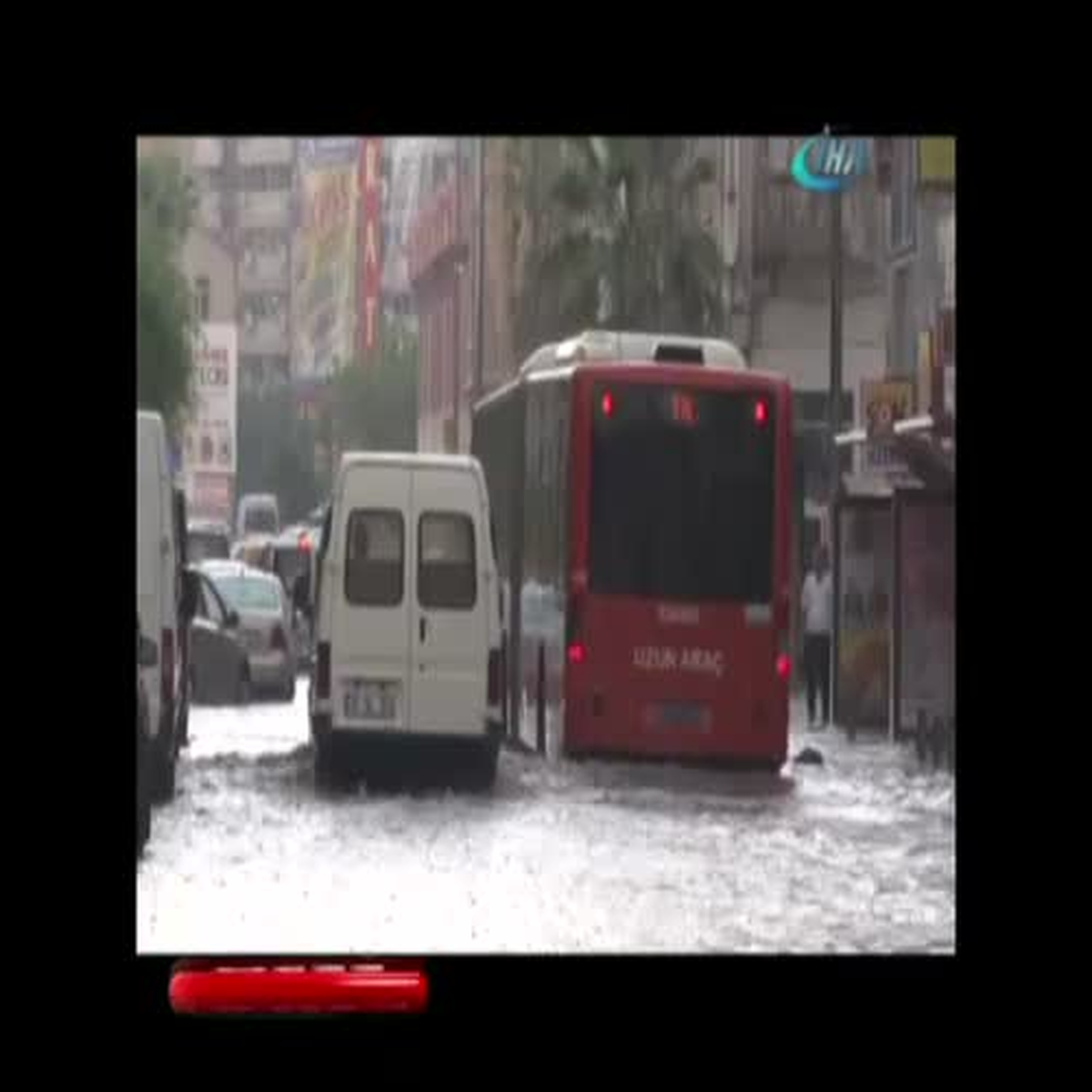 İzmir Yağmura Teslim Oldu