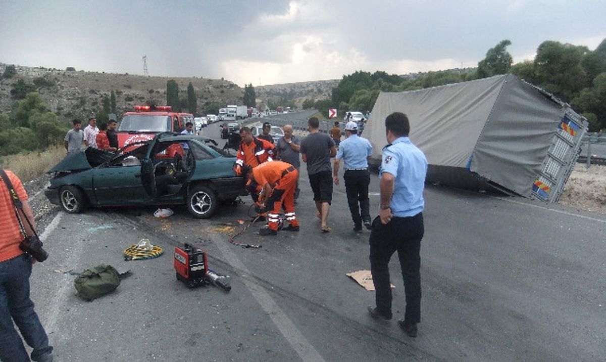 Kütahya\'da Trafik Kazası: 4 Yaralı