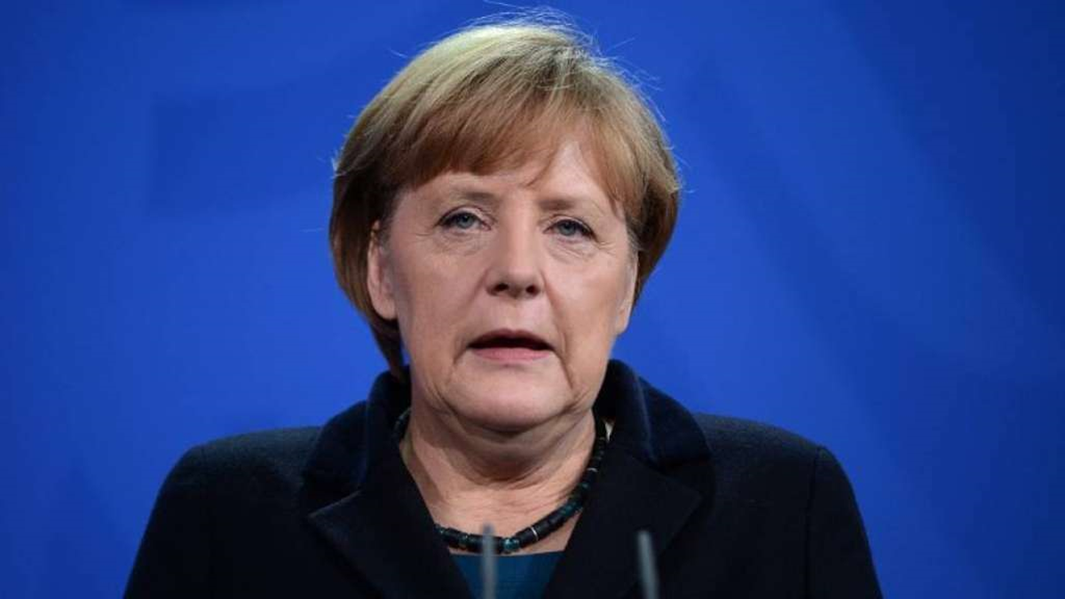 Merkel, Mısır\'daki Katliama Tepki Gösterdi